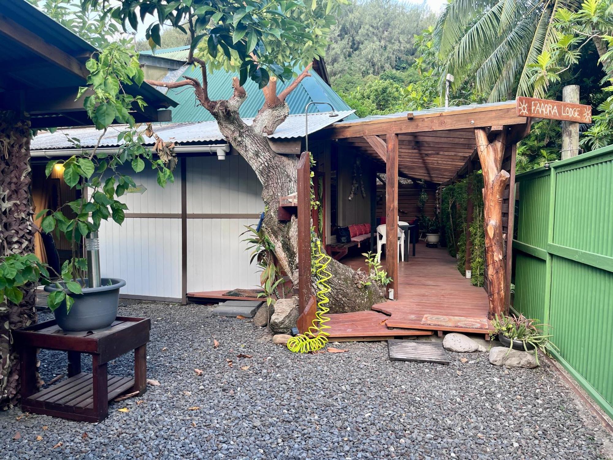 Faaora Lodge, Little Paradise Haapiti Extérieur photo