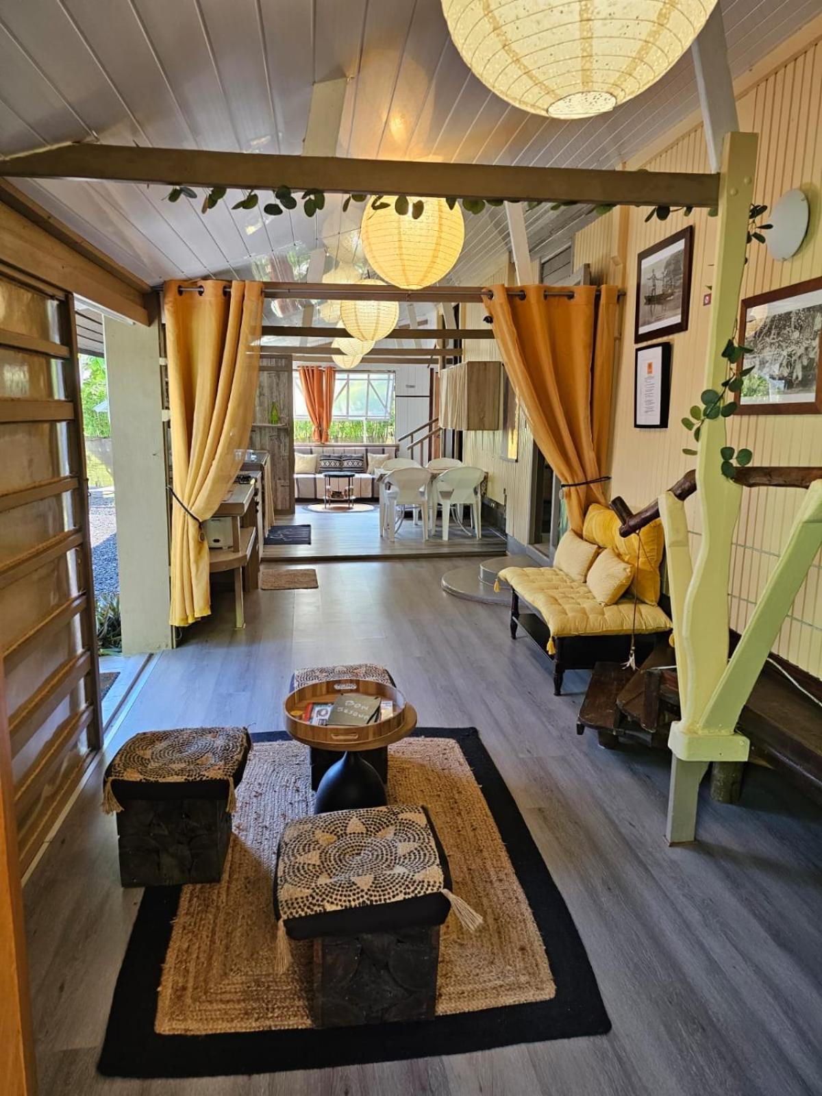 Faaora Lodge, Little Paradise Haapiti Extérieur photo